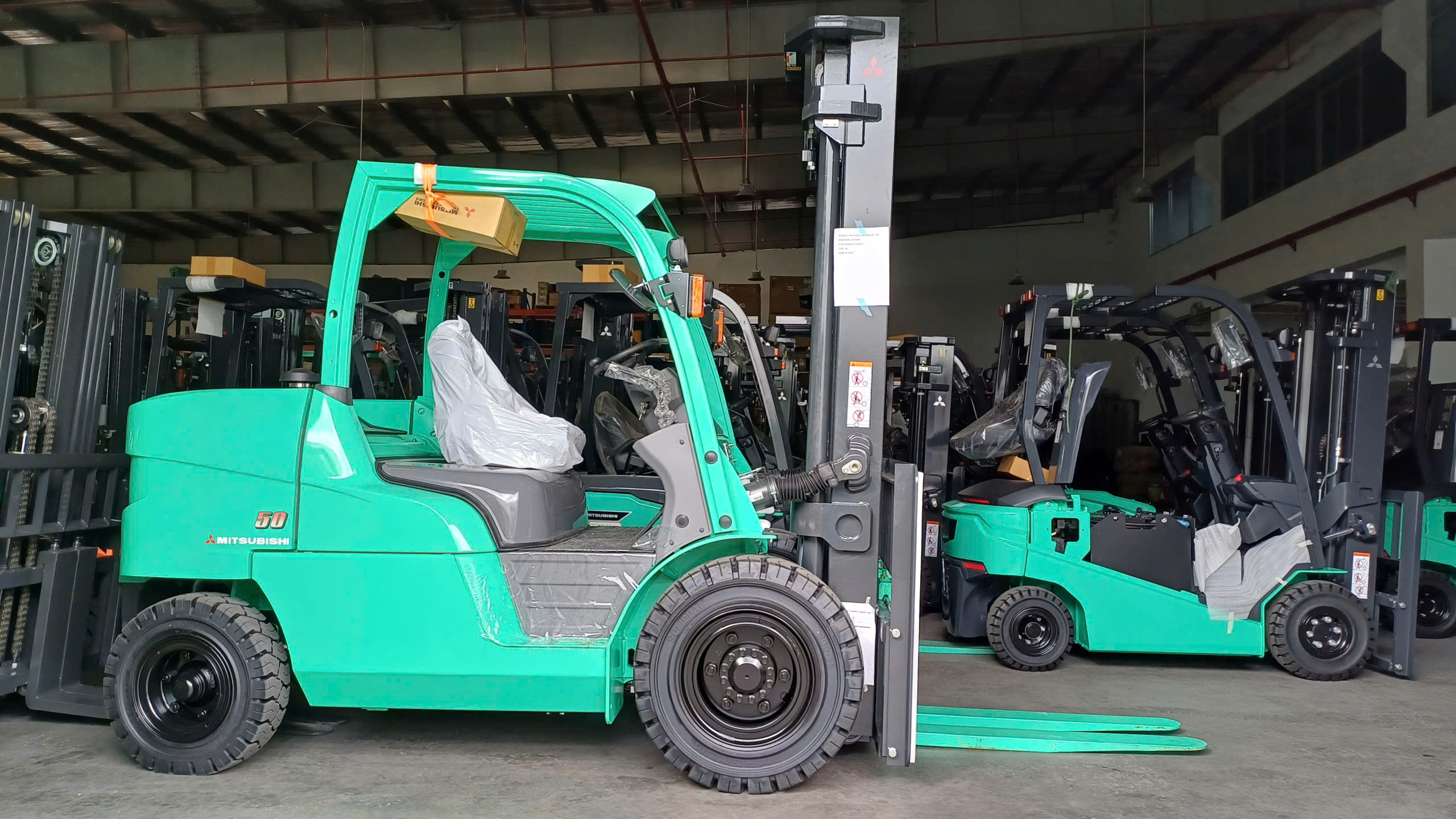 xe nâng dầu Mitsubishi
