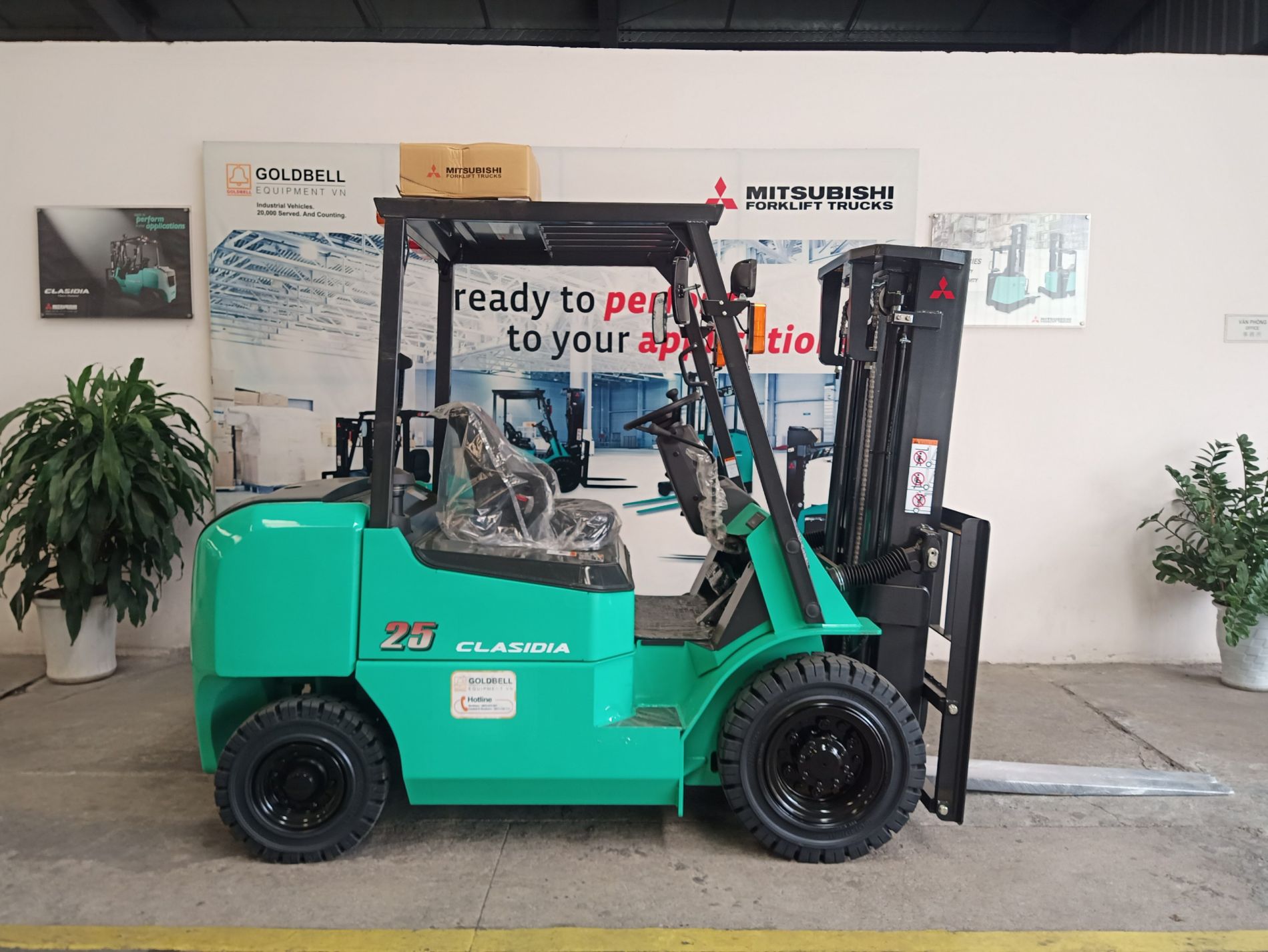 xe nâng dầu ngồi lái 2.5 tấn mitsubishi FD25HS