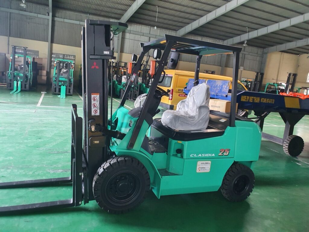 xe nâng dầu ngồi lái 2.5 tấn mitsubishi FD25HS