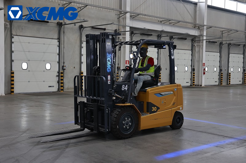 xe nâng điện ngồi lái 3 tấn XCMG