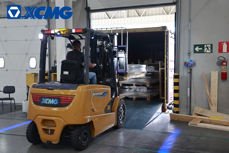 xe nâng điện ngồi lái 3 tấn XCMG