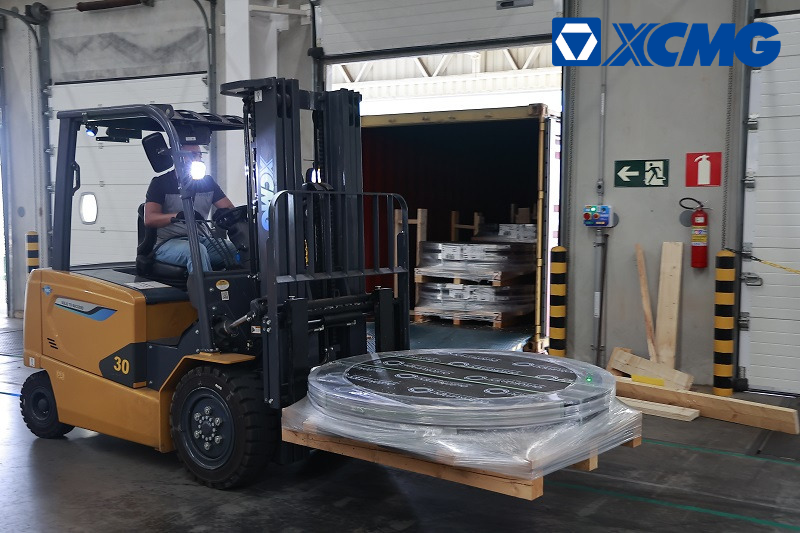 xe nâng điện ngồi lái 3 tấn XCMG