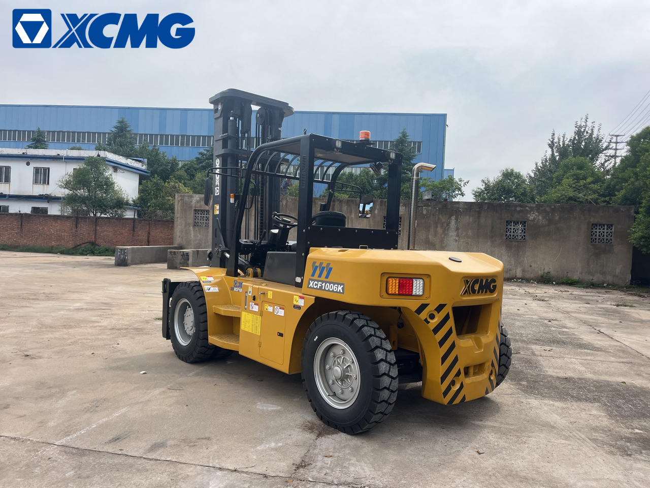 XE NÂNG DẦU XCMG NGỒI LÁI 10 TẤN