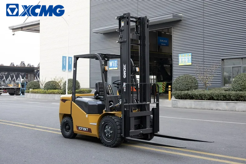 xe nâng dầu ngồi lái 3.5 tấn xcmg