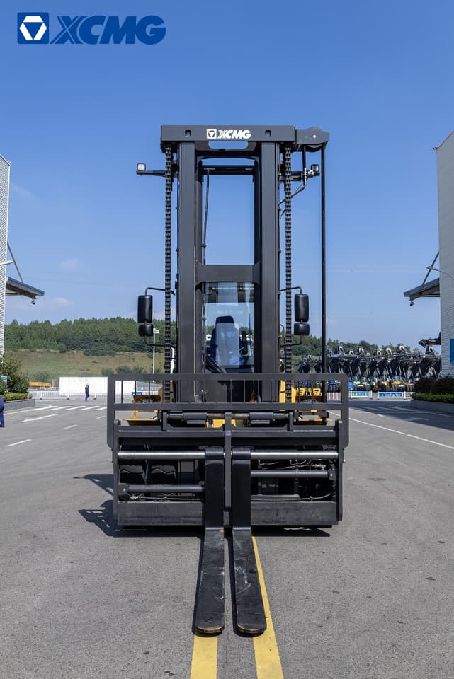 xe nâng dầu ngồi lái 10 tấn xcmg