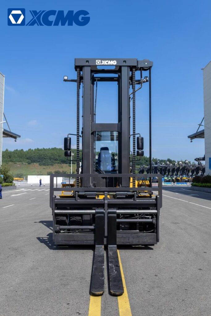 xe nâng dầu ngồi lái 16 tấn xcmg