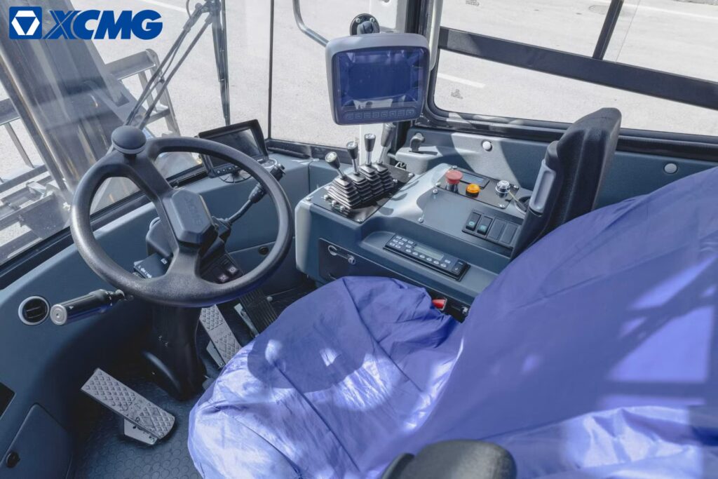 xe nâng dầu ngồi lái 16 tấn xcmg