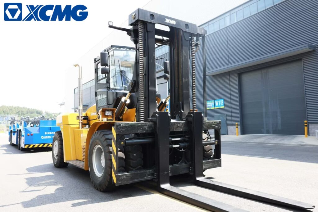 xe nâng dầu ngồi lái 25 tấn xcmg