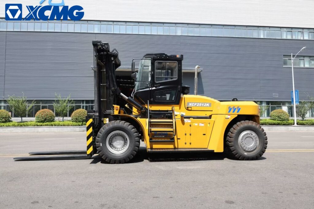 xe nâng dầu ngồi lái 25 tấn xcmg