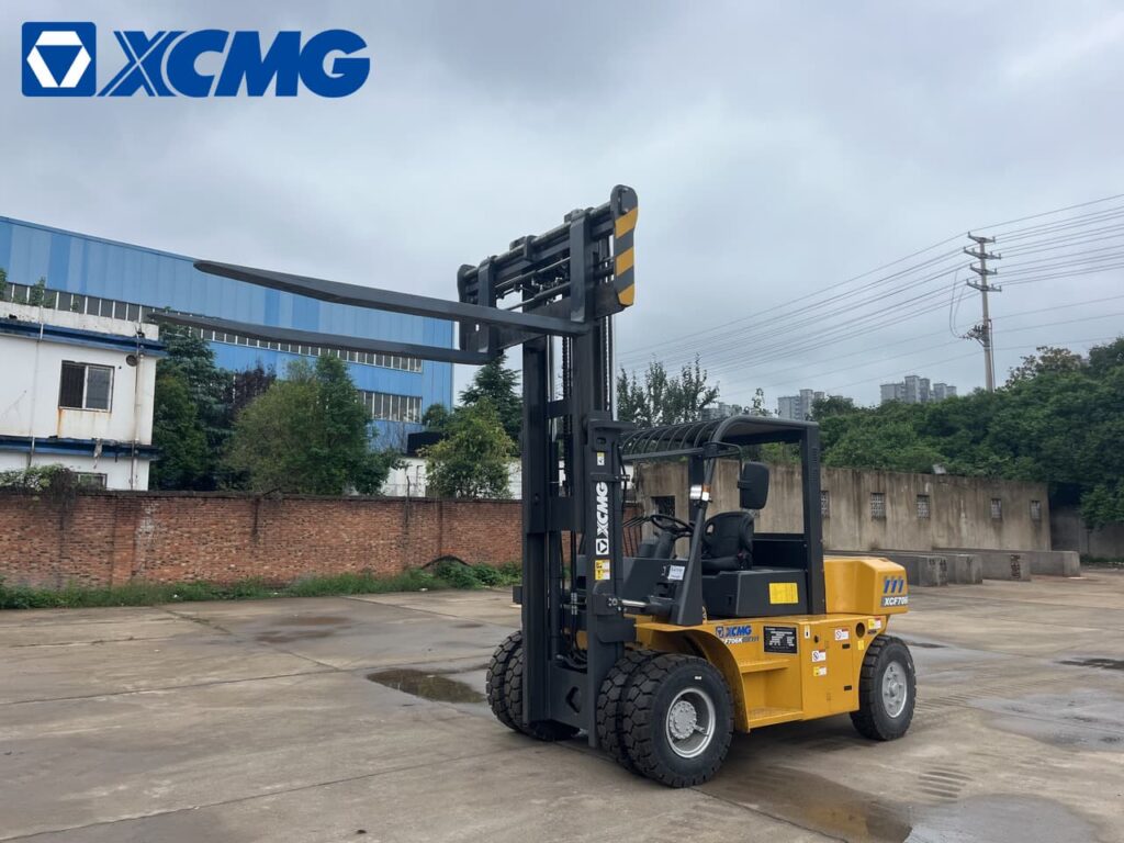 xe nâng dầu ngồi lái 7 tấn xcmg