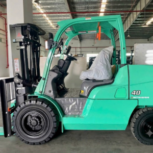xe nâng dầu ngồi lái 4 tấn mitsubishi