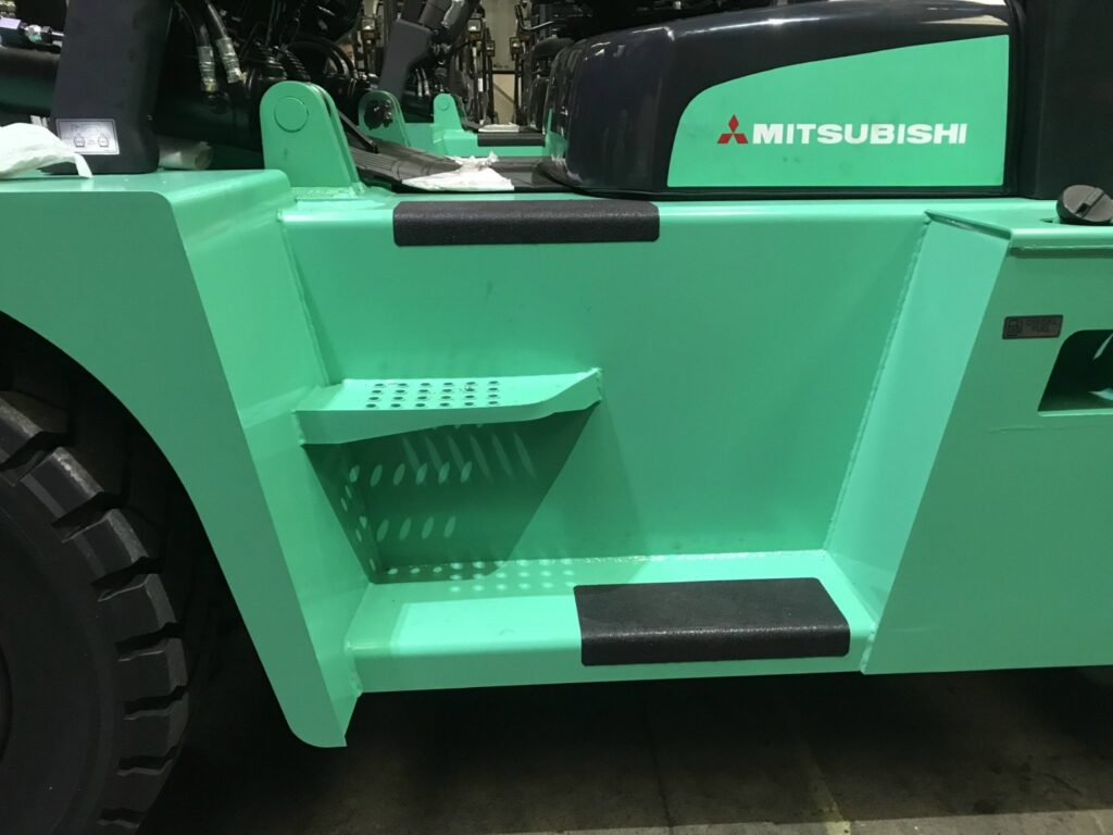 xe nâng dầu ngồi lái 8 tấn mitsubishi