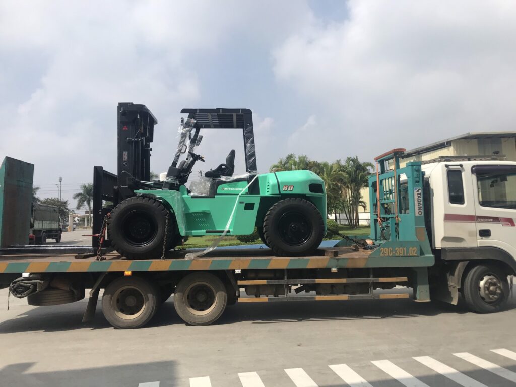 xe nâng dầu ngồi lái 8 tấn mitsubishi