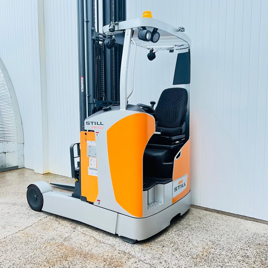 xe nâng điện đứng lái 2 tấn still