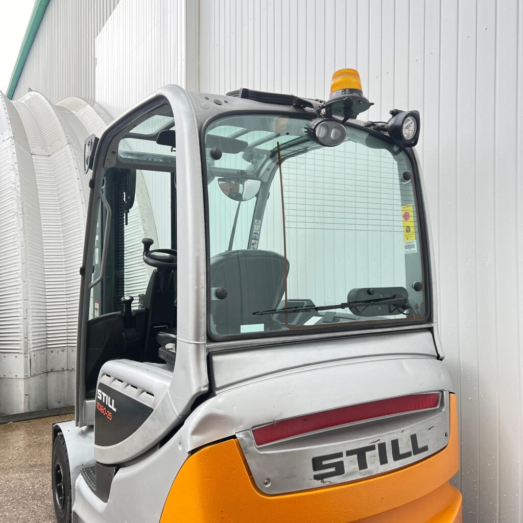 xe nâng điện ngồi lái 2.5 tấn still