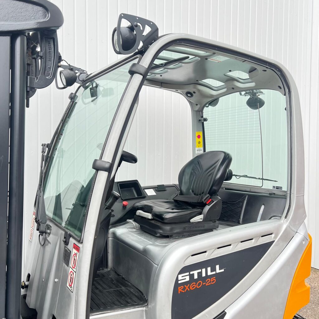 xe nâng điện ngồi lái 2.5 tấn still