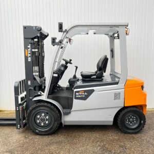xe nâng điện ngồi lái 4.5 tấn still
