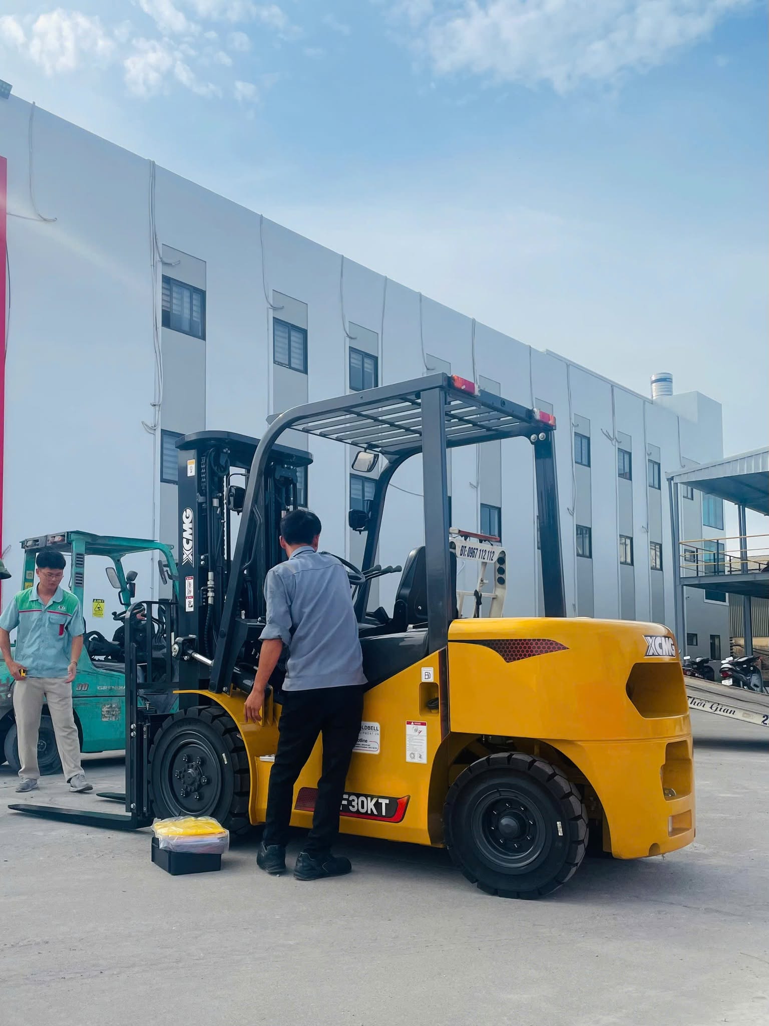 Hướng dẫn lái xe nâng an toàn